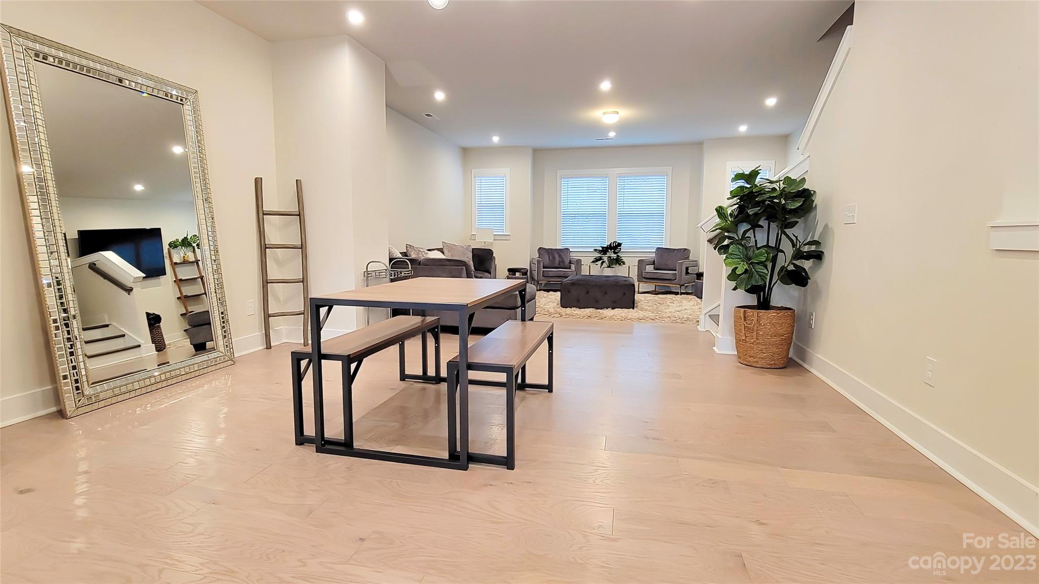 Six Twenty - Residential