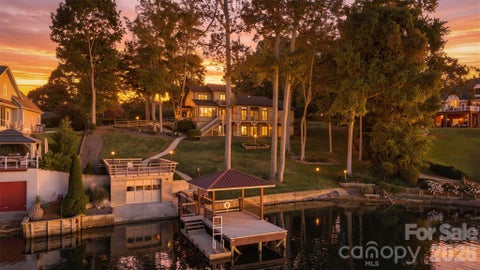 Photo of 35 S Point Lane, Taylorsville, NC 28681 (MLS # 4437764)