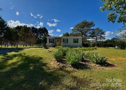 8827 Spring Meadow Drive Hickory NC 28601