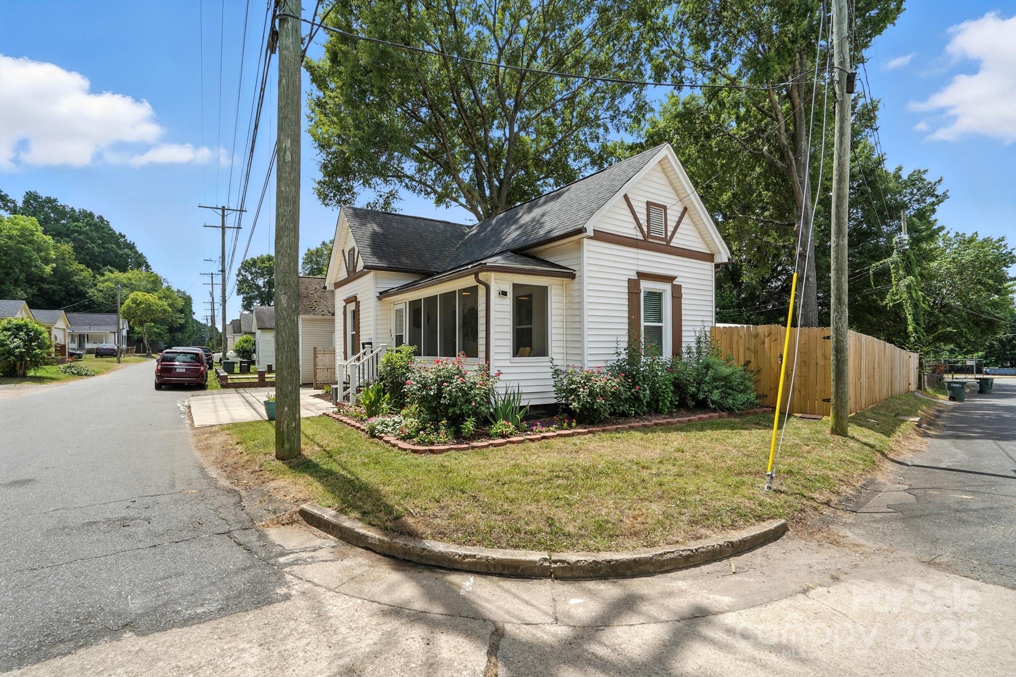 347 Magnolia Street NW