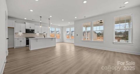 114 Canary Lane Mooresville NC 28115