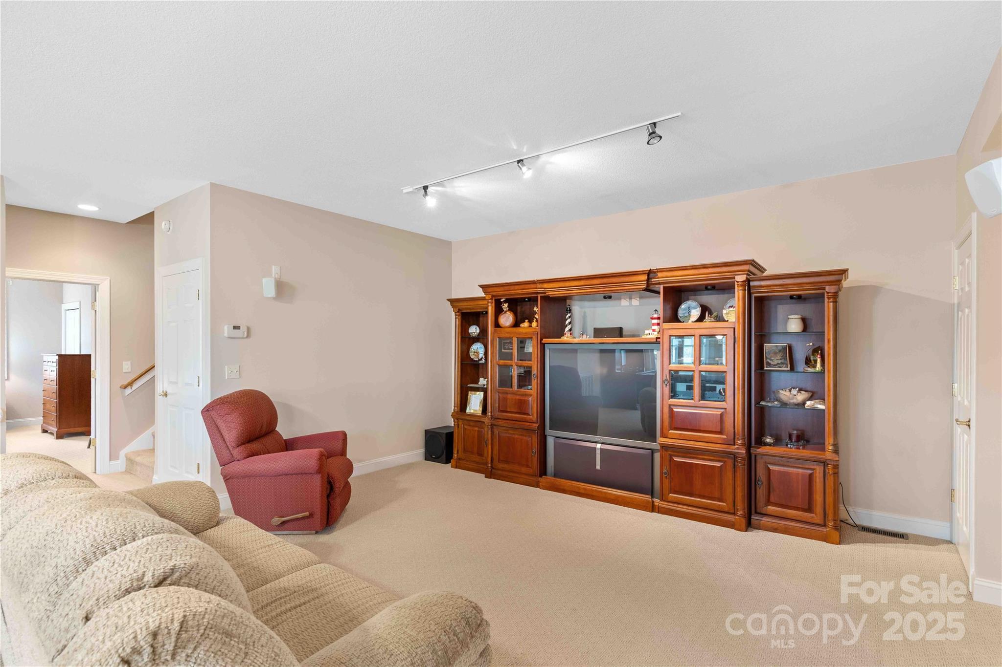 Dunroy On Rutledge - Residential