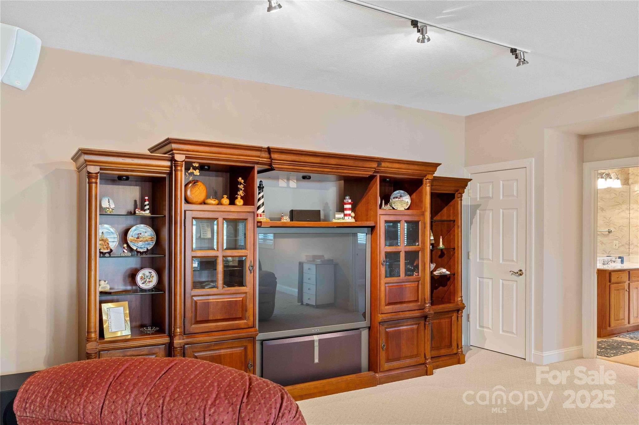 Dunroy On Rutledge - Residential