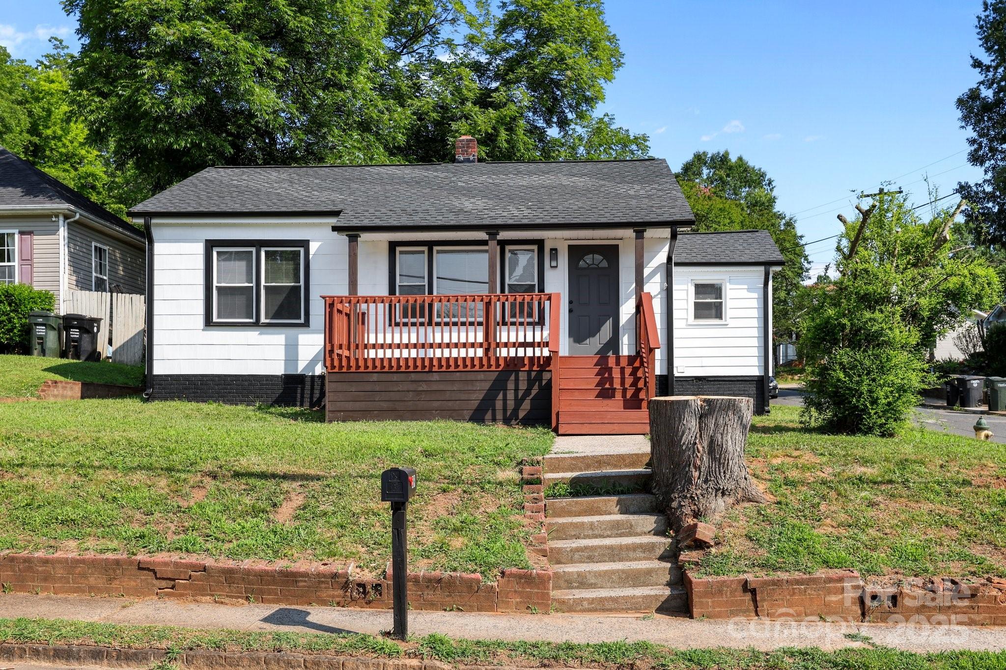 59 Mckinnon Avenue NE