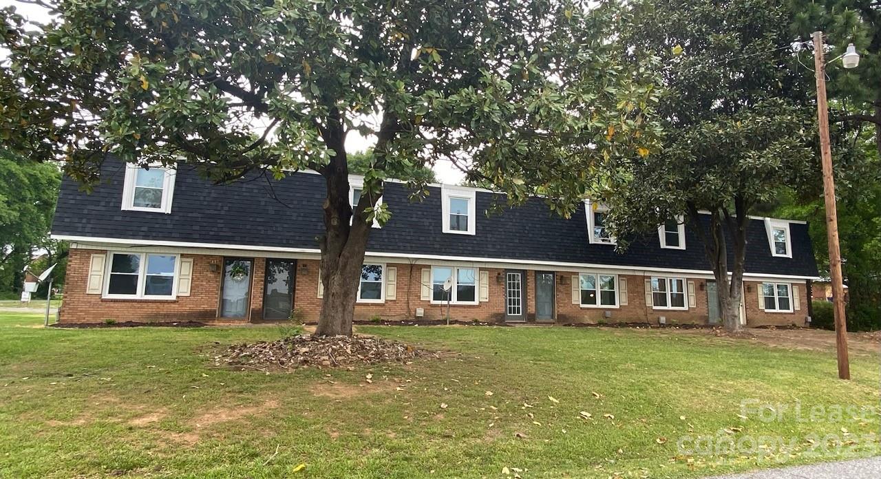Photo 1 of 14 — 1105 E Gaston Street 7, Lincolnton, NC 28092