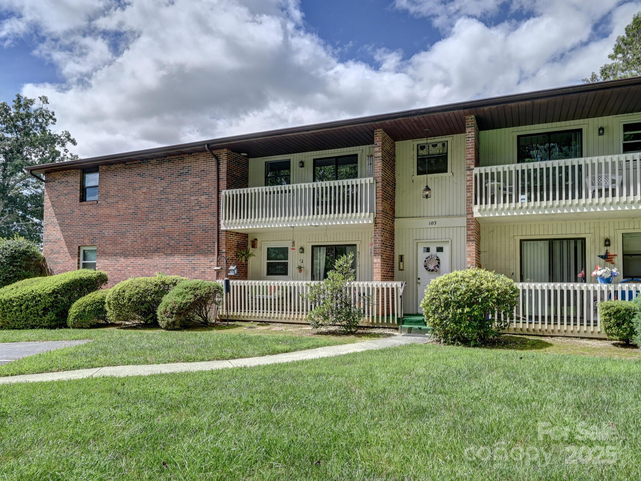 103 Oakwood Place Apt 3