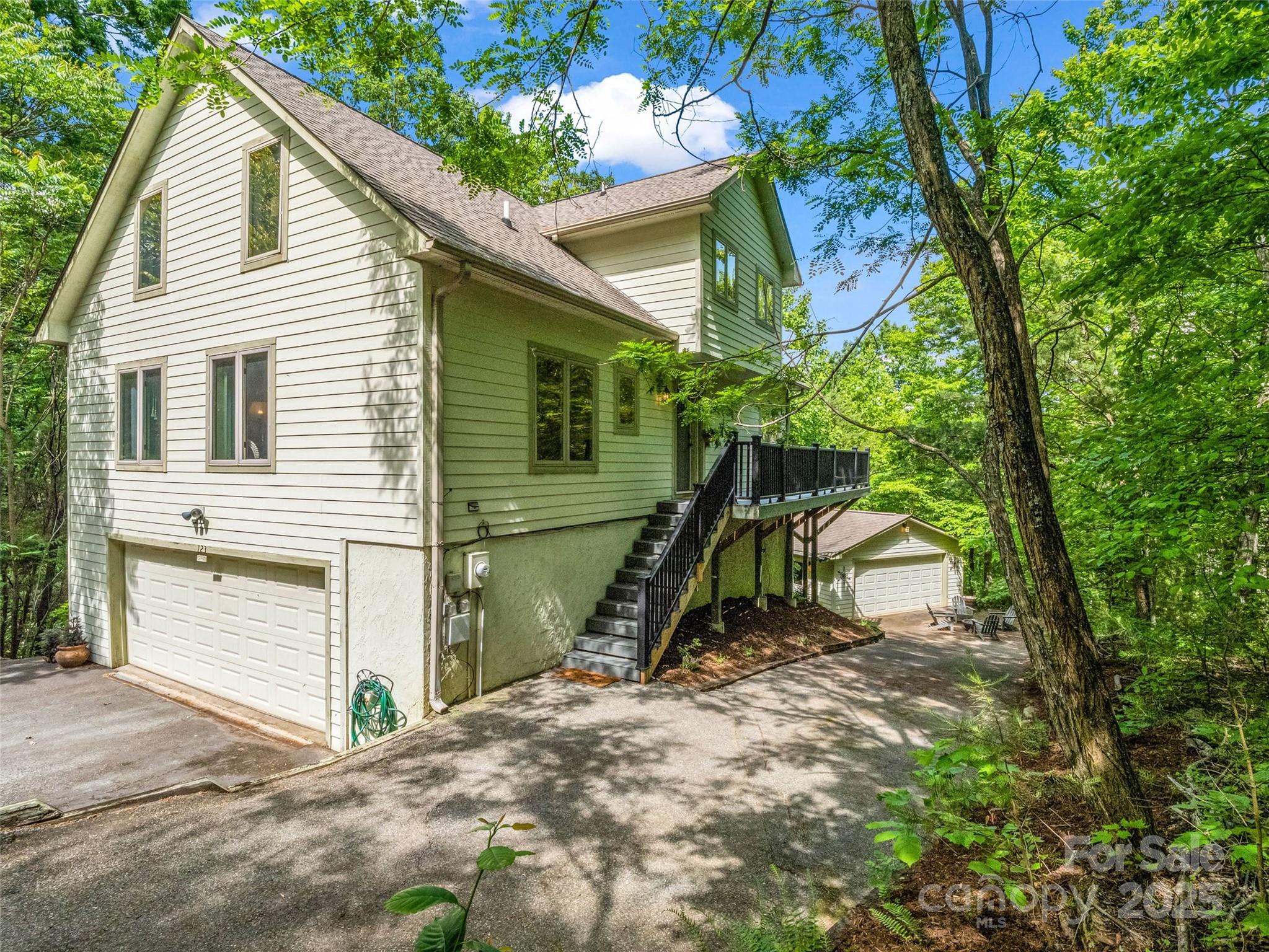123 Hummingbird Court
