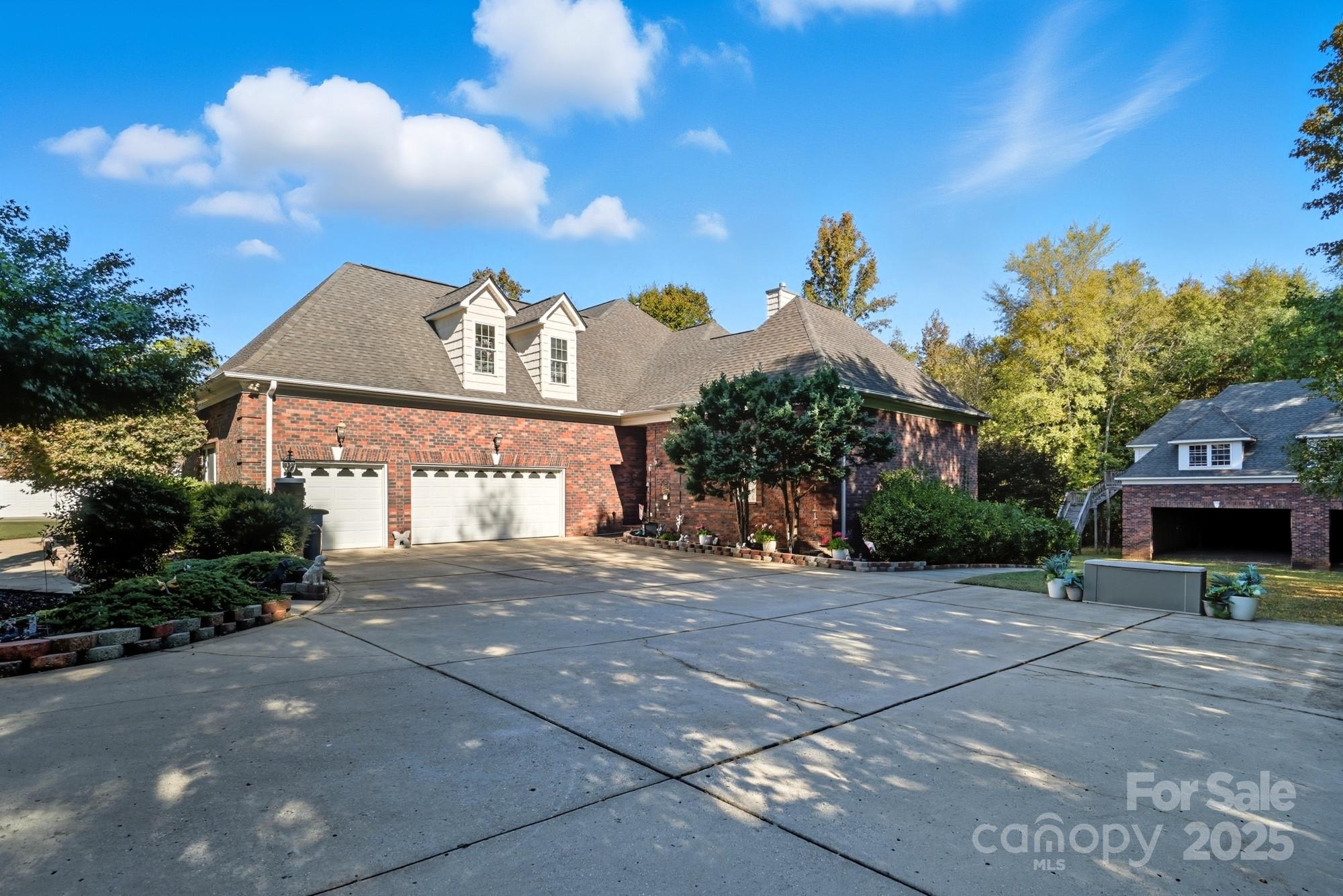 Vanderburg Estates - Residential