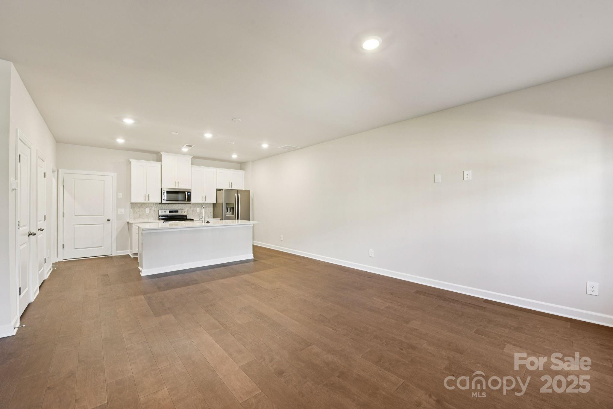 109 Ciara Place E