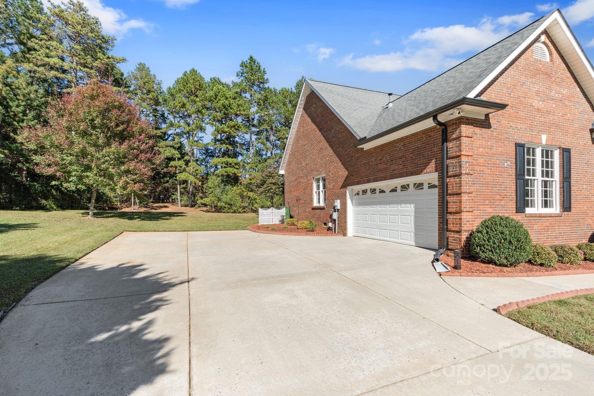 2337 Hunter Davis Court