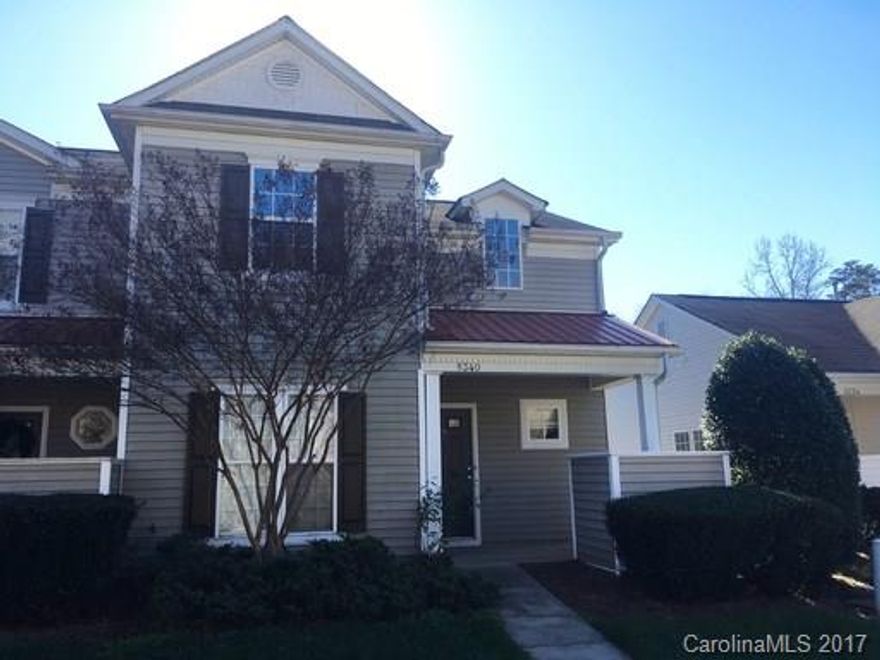 Master down condo in Kingstree! Fresh paint and flexible living space upstairs. Pet fee is $300 per pet that does not exceed 35 lbs. Please note, renters insurance is required.