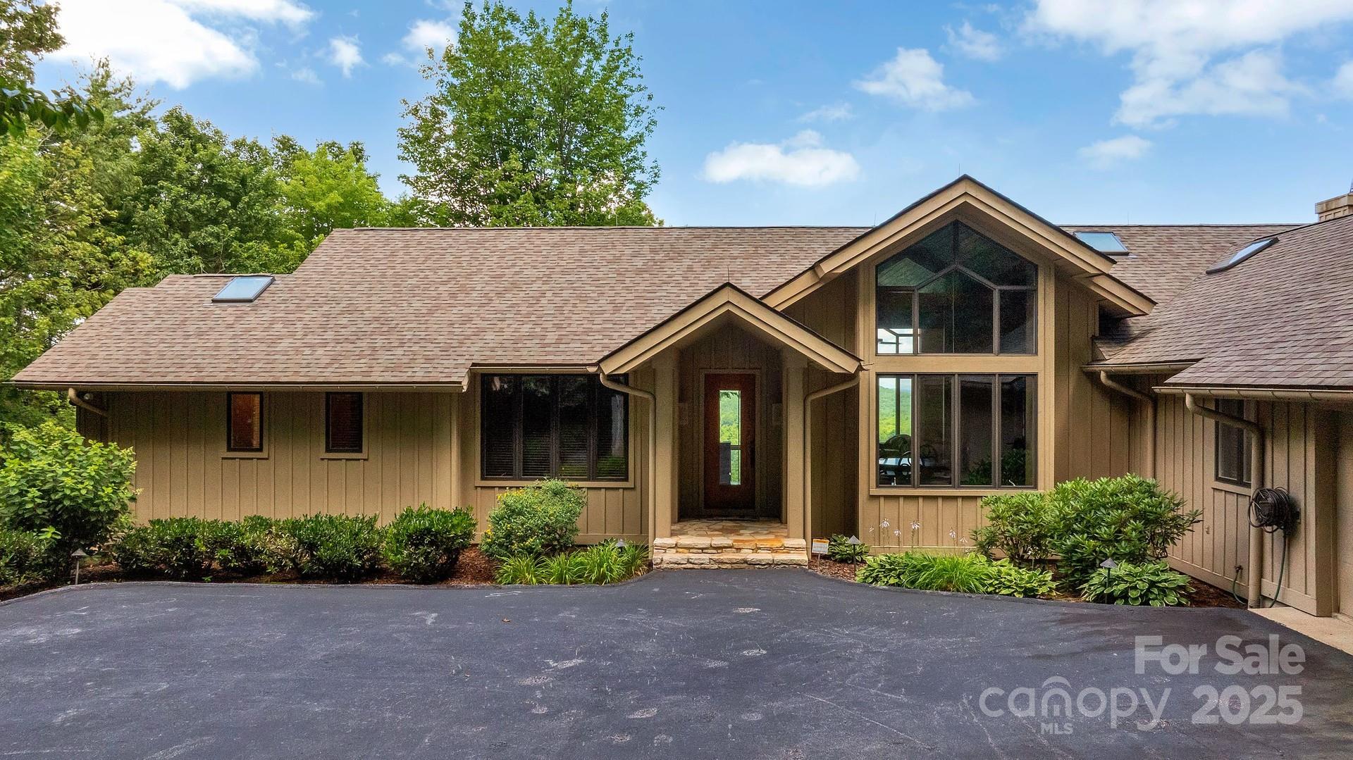 721 Lakeside Drive