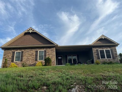 Photo of 5 S Pine Drive, Weaverville, NC 28787 (MLS # 4314438)