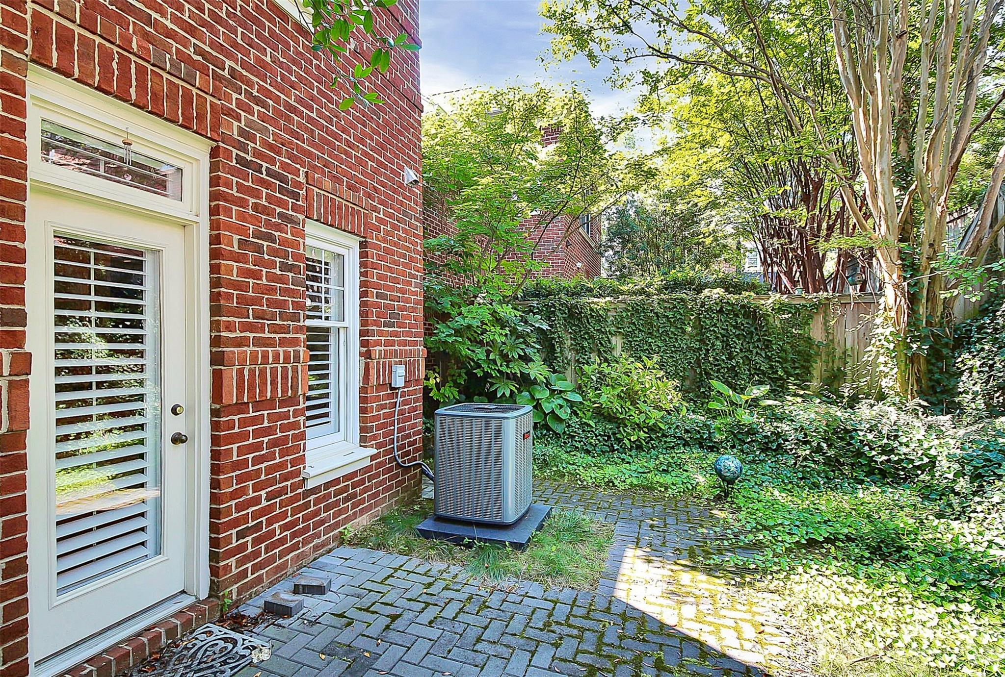 Myers Park - Residential Lease