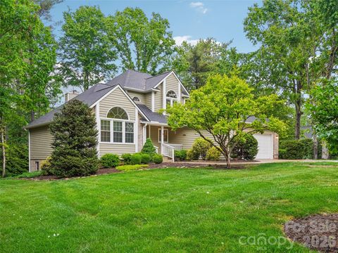 Photo of 38 Forest Knoll Drive, Weaverville, NC 28787 (MLS # 4379307)