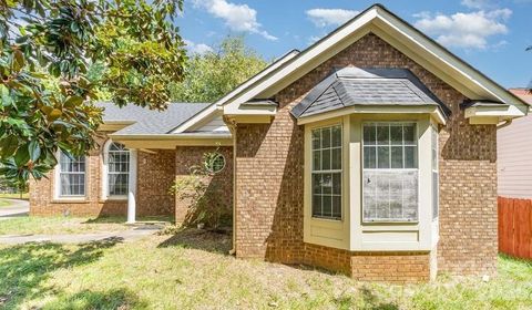 Photo of 900 Gretna Green Drive, Charlotte, NC 28217 (MLS # 4368613)