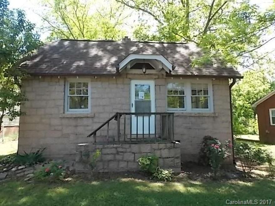 Unique Stone and Wood Sided Home with Three Bedrooms, Large Open Kitchen with Plenty of Cabinets and Counter Space! Side Enclosed Porch with Kitchen Access for Additional Storage. Eat in Kitchen area and Dining area off Living Room. Rear Fencing. City of Salisbury location convenient to Everything! Cute as a Button, Must see this one Quickly!