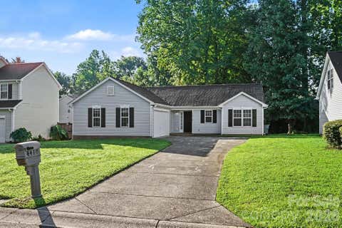 Photo of 4410 Craven Hill Drive, Charlotte, NC 28216 (MLS # 4412999)