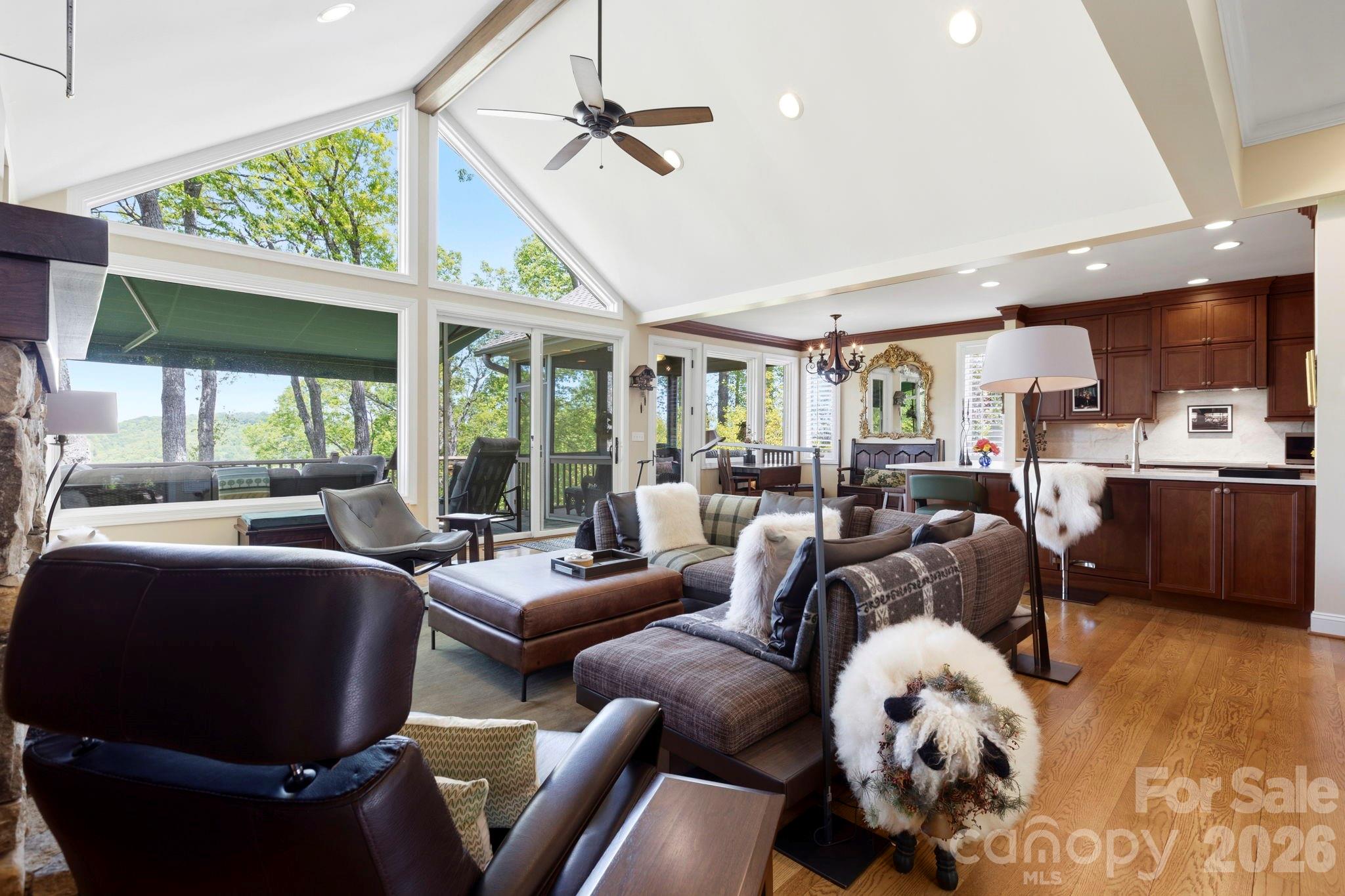 8 Spring Ridge Lane