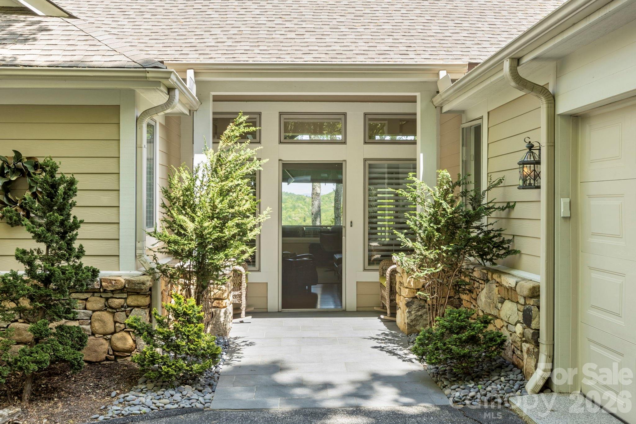 8 Spring Ridge Lane