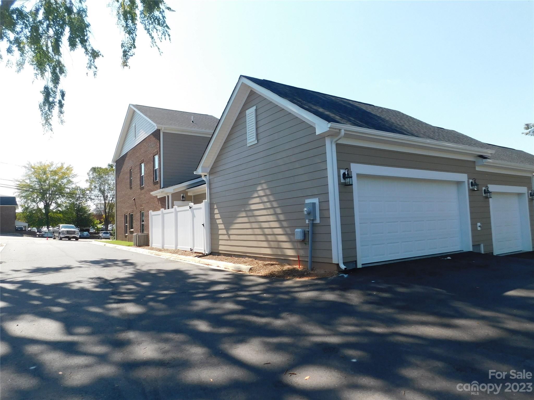 Memorial Hall - Residential