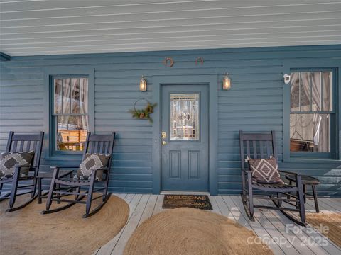 A home in Saluda