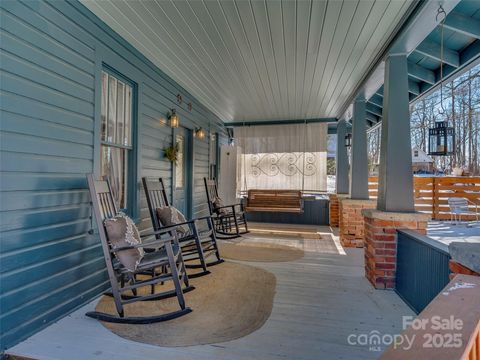 A home in Saluda