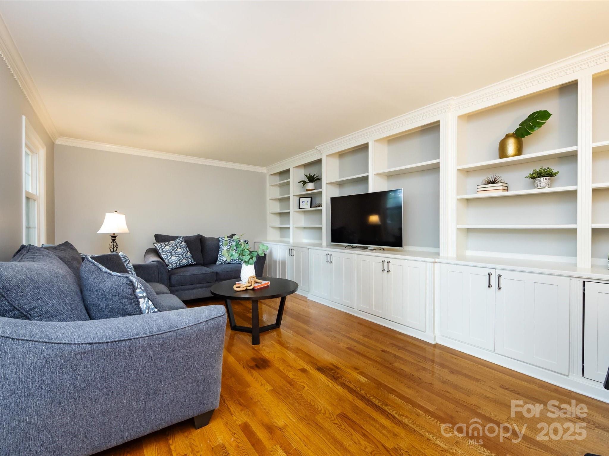6941 Queensberry Drive