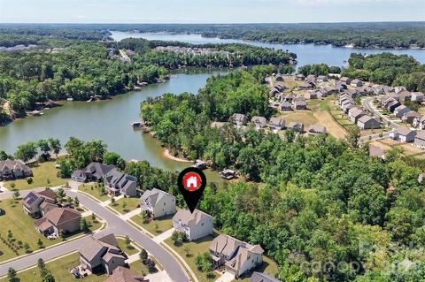 Photo of 17403 Saranita Lane, Charlotte, NC 28278 (MLS # 4380984)