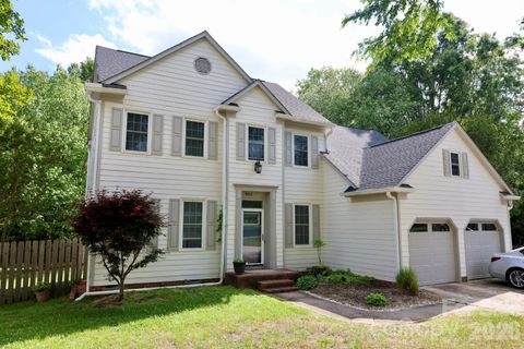 Photo of 9804 Cooper Run Lane, Charlotte, NC 28269 (MLS # 4376351)