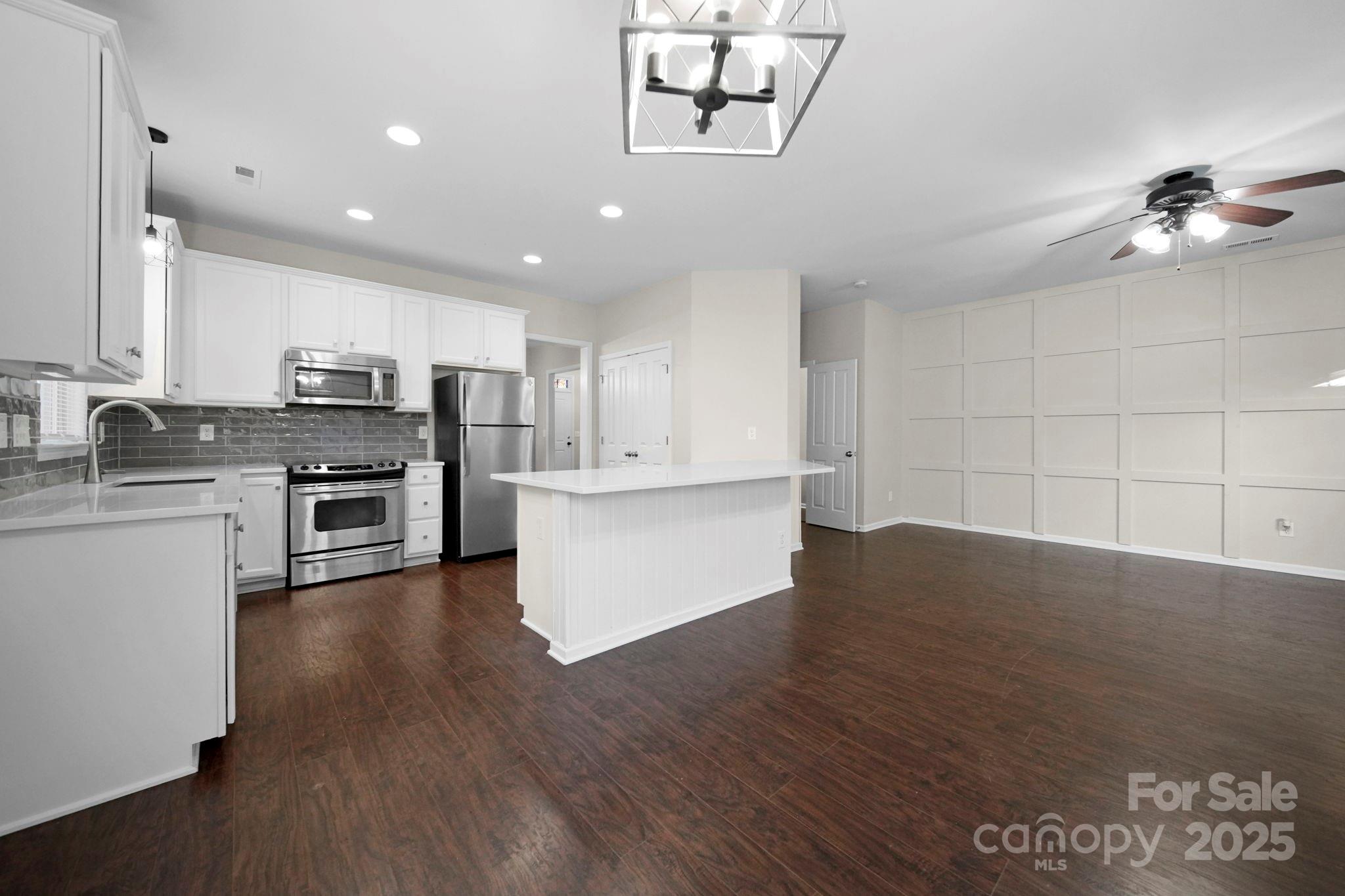 136 E Morehouse Avenue