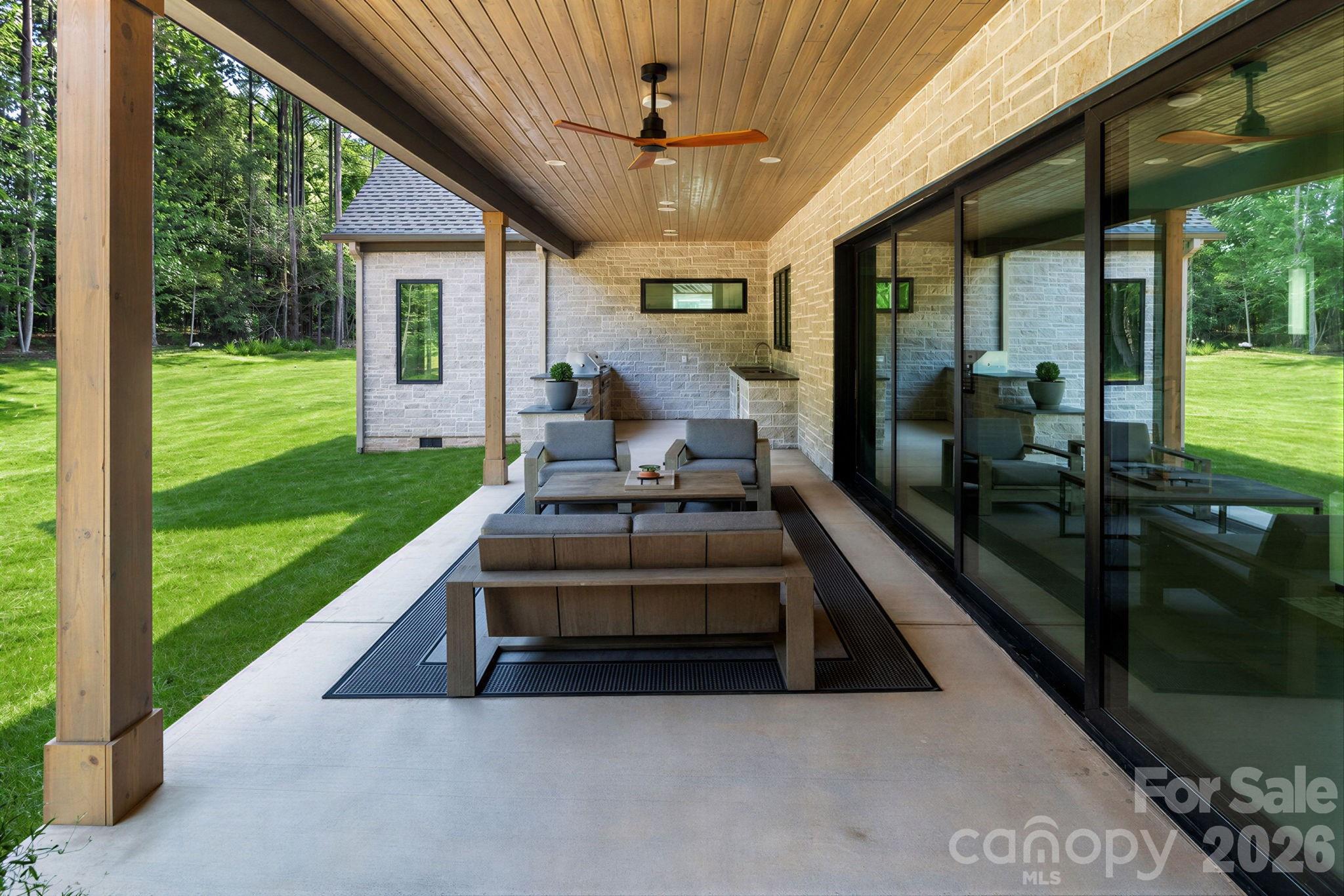 Royal Pines - Residential