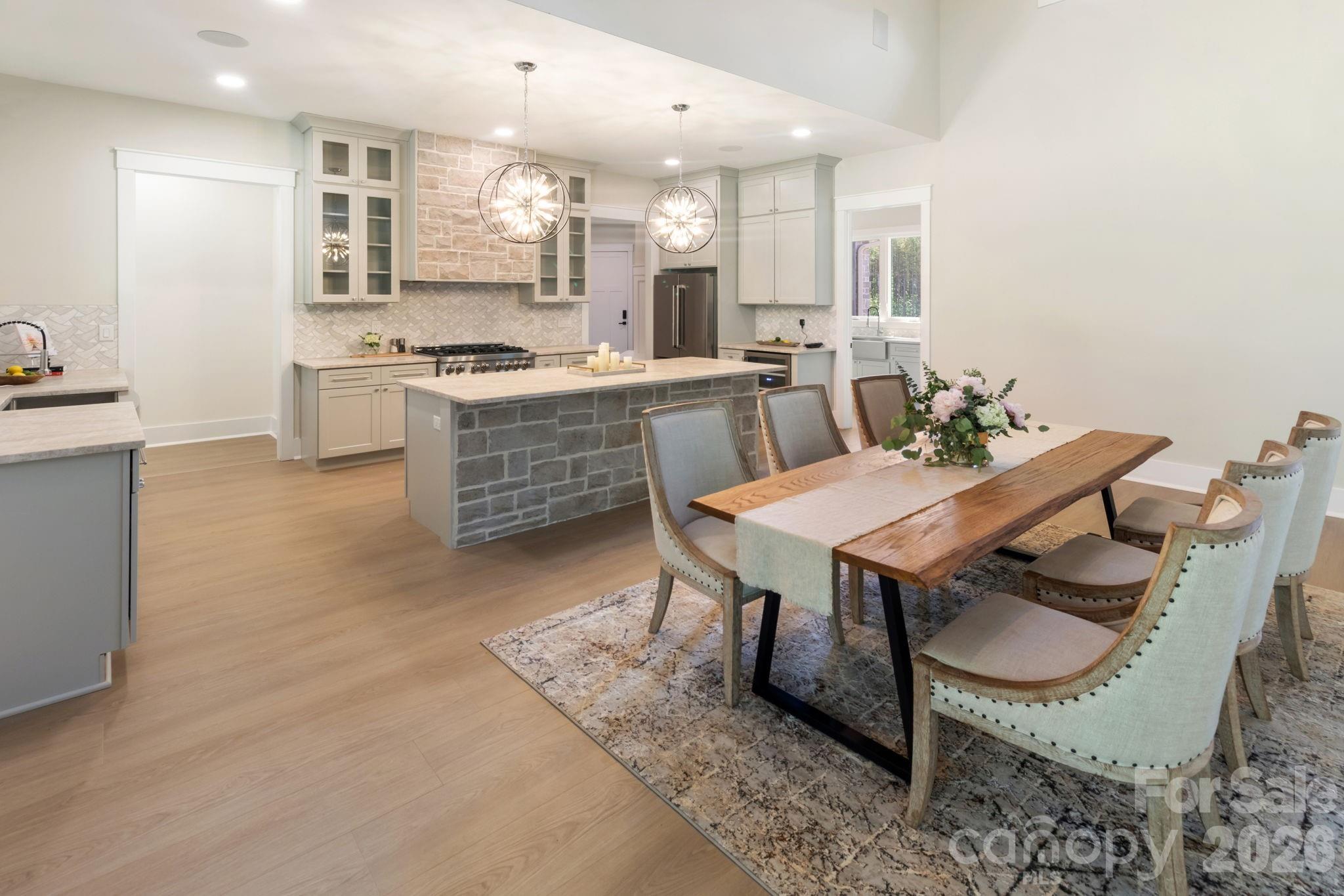 Royal Pines - Residential