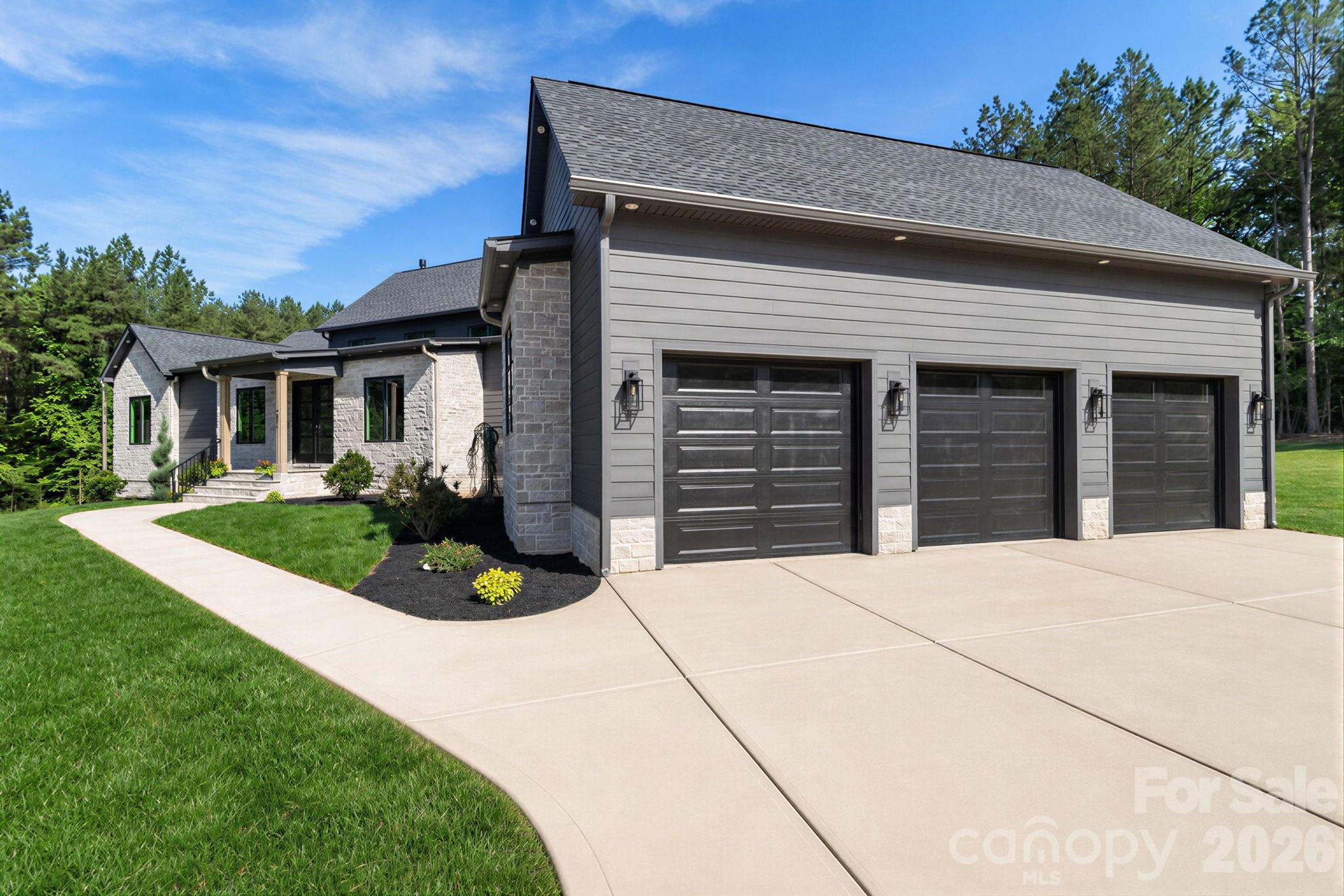 Royal Pines - Residential