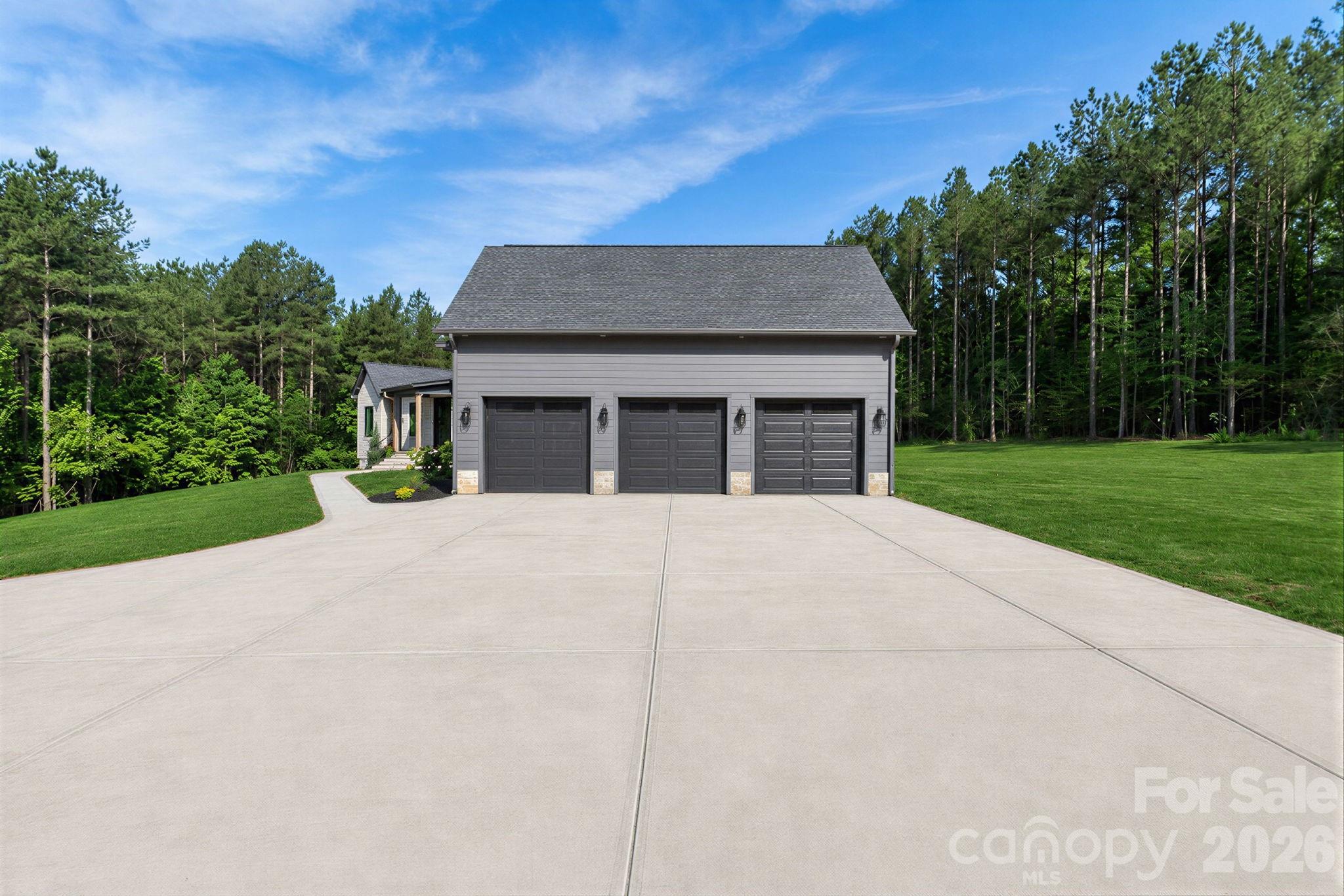 Royal Pines - Residential