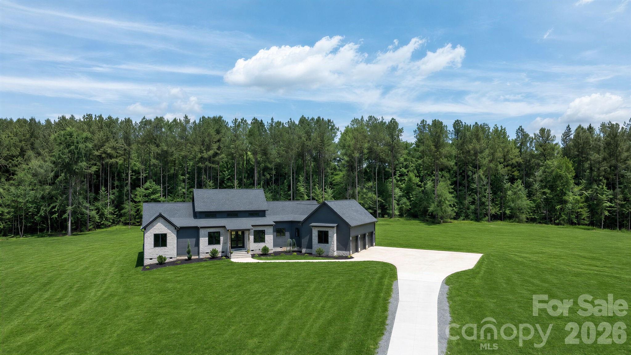 Royal Pines - Residential