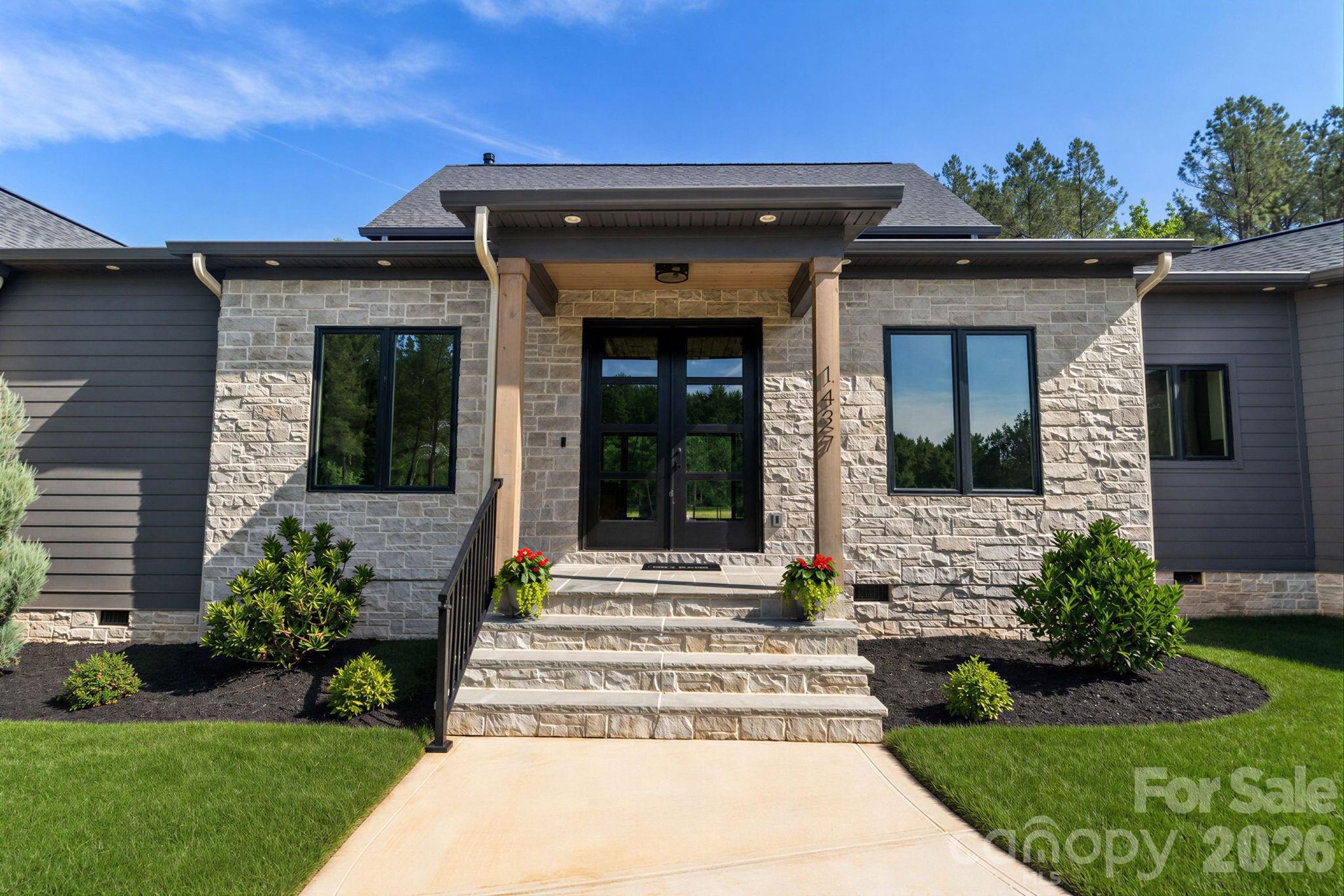 Royal Pines - Residential