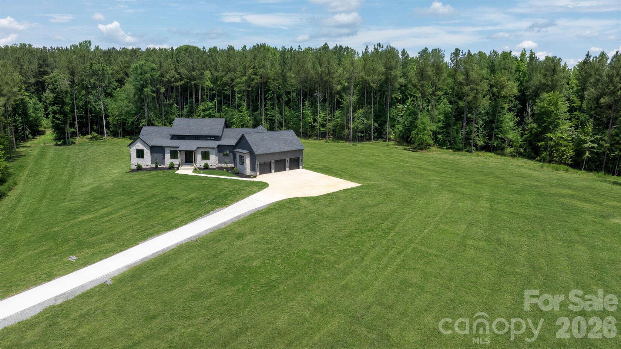 Royal Pines - Residential