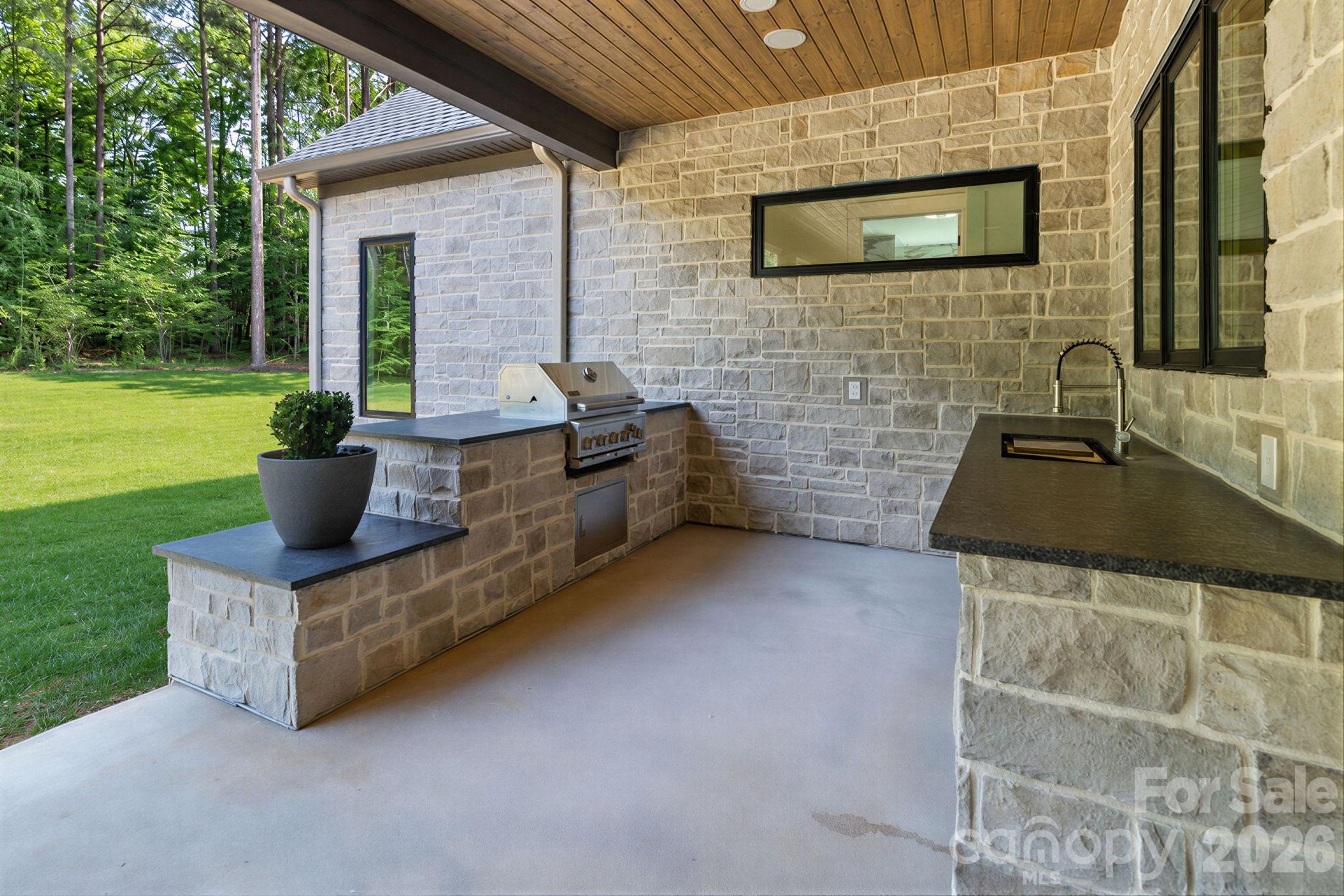 Royal Pines - Residential