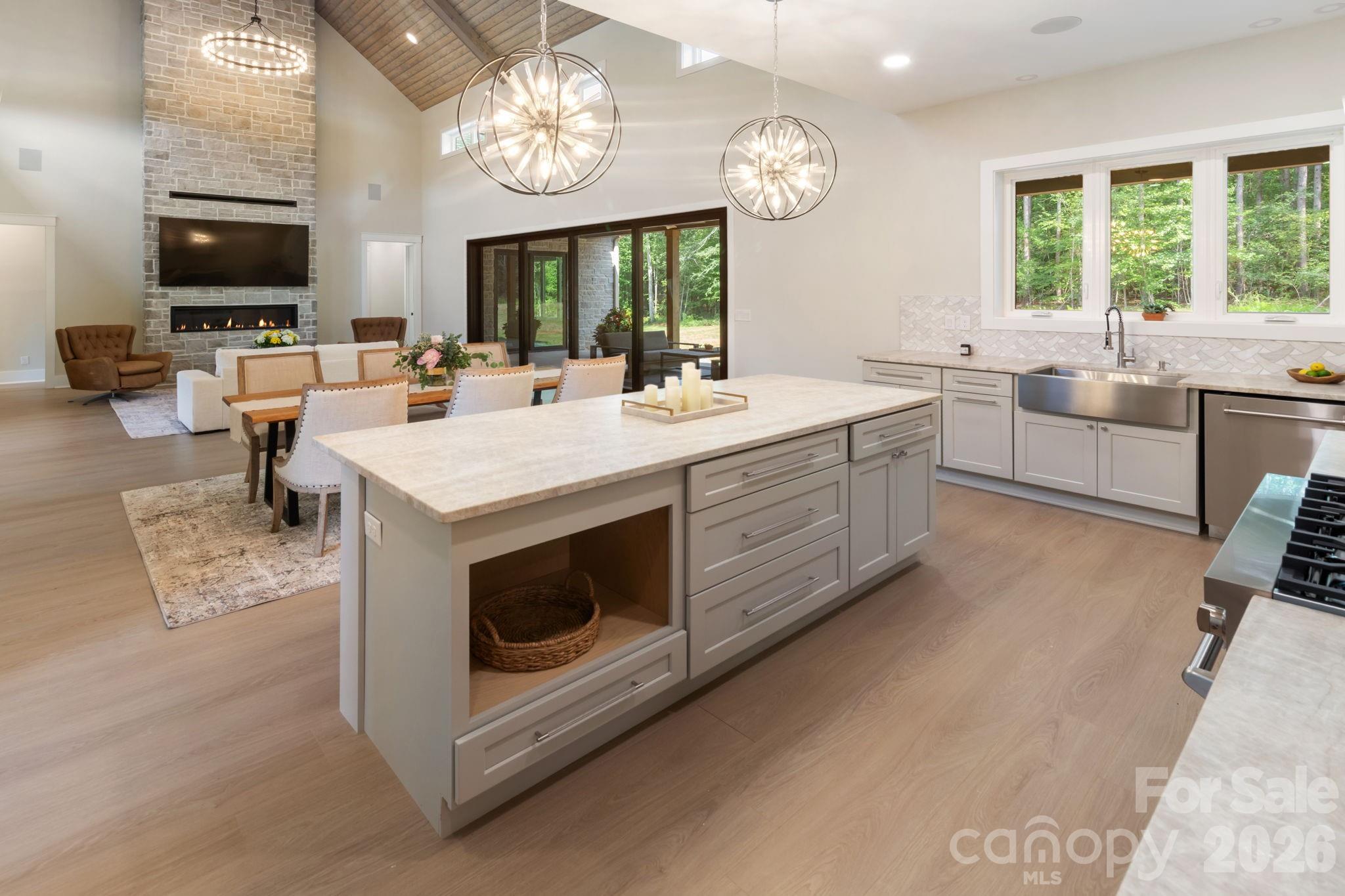 Royal Pines - Residential