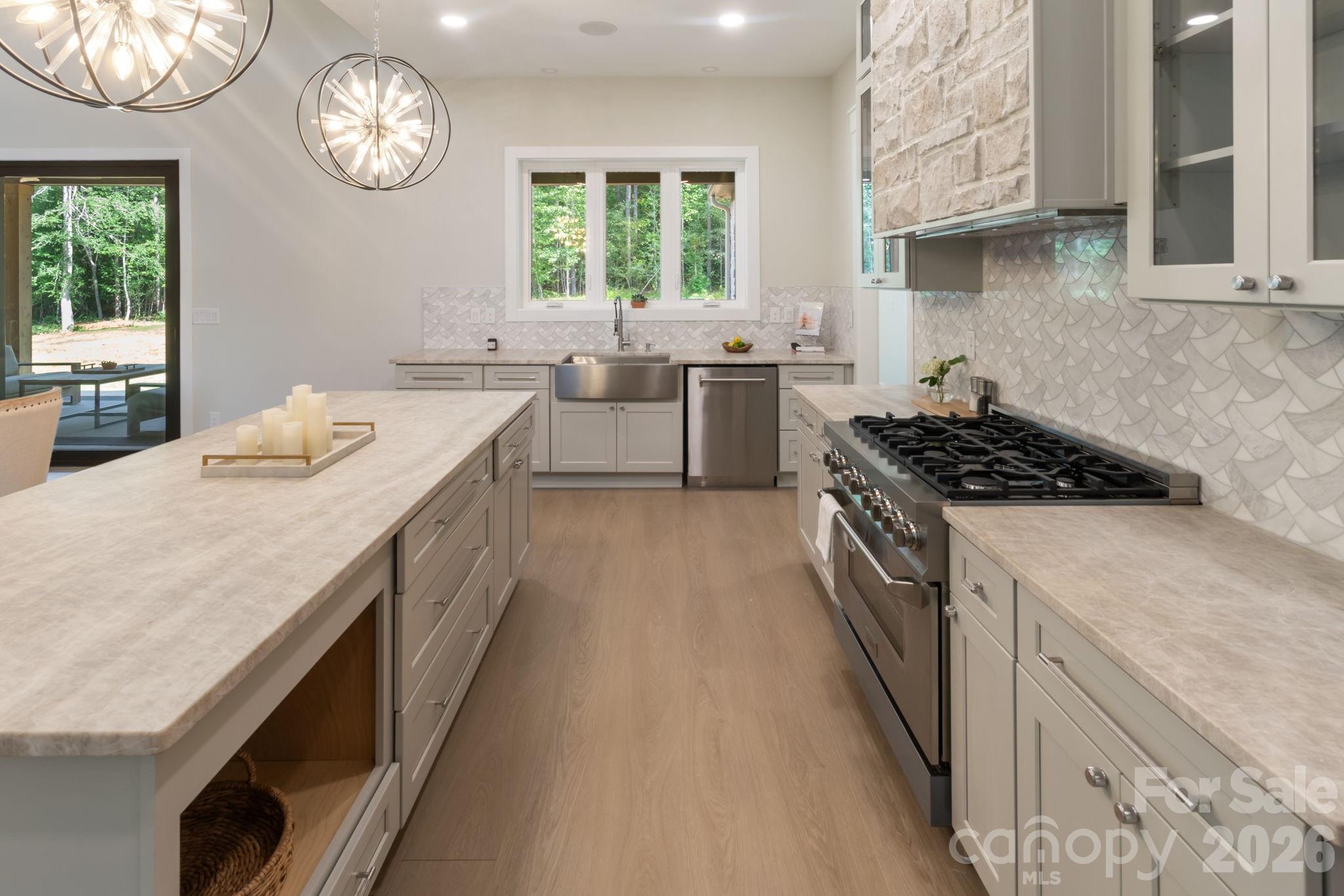 Royal Pines - Residential