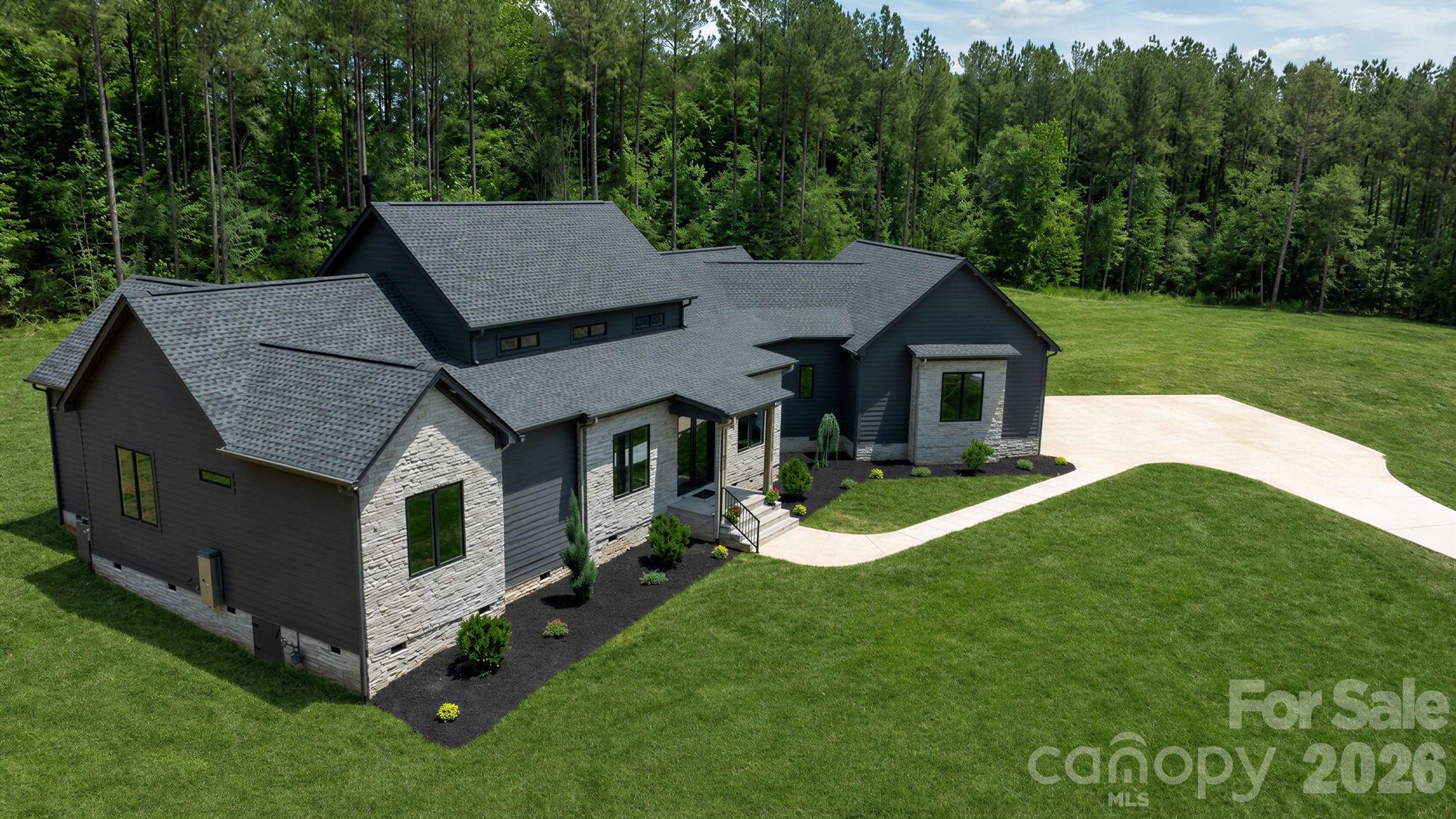 Royal Pines - Residential