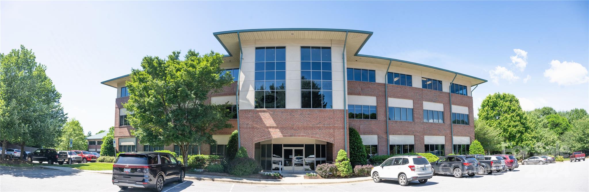 76 Peachtree Road 300
