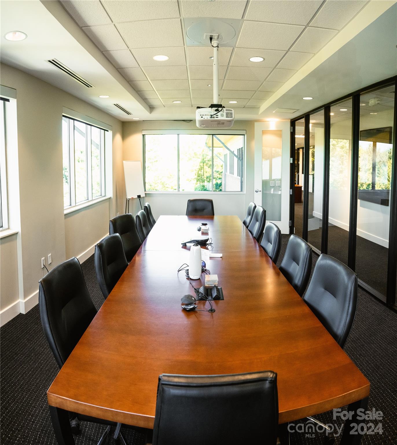 76 Peachtree Road 300