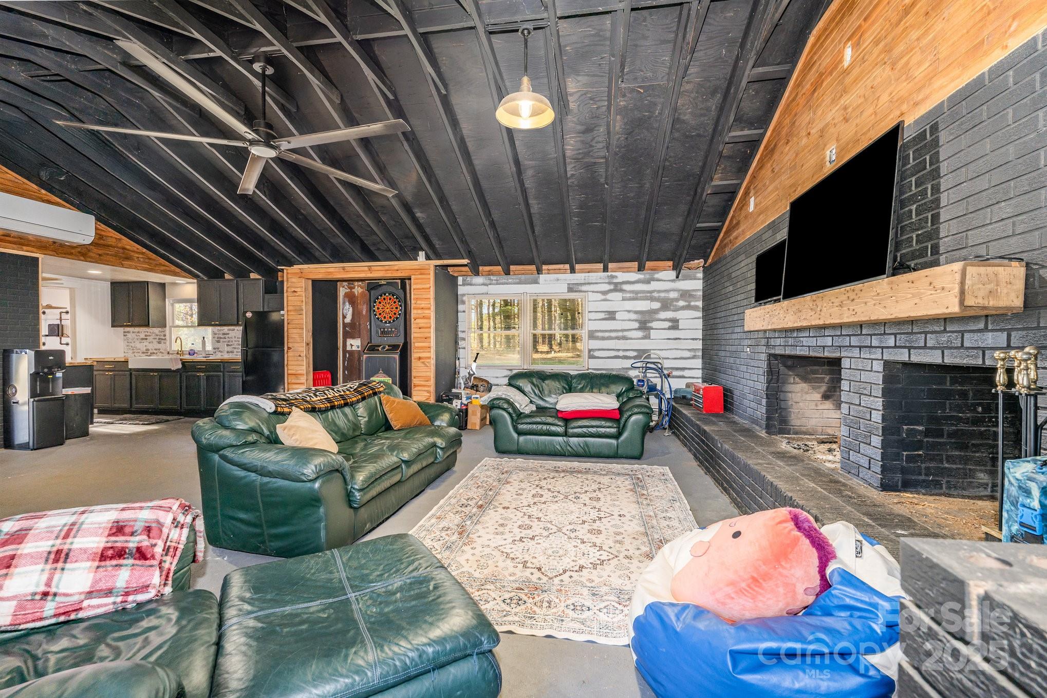 6600 Barrier Store Road