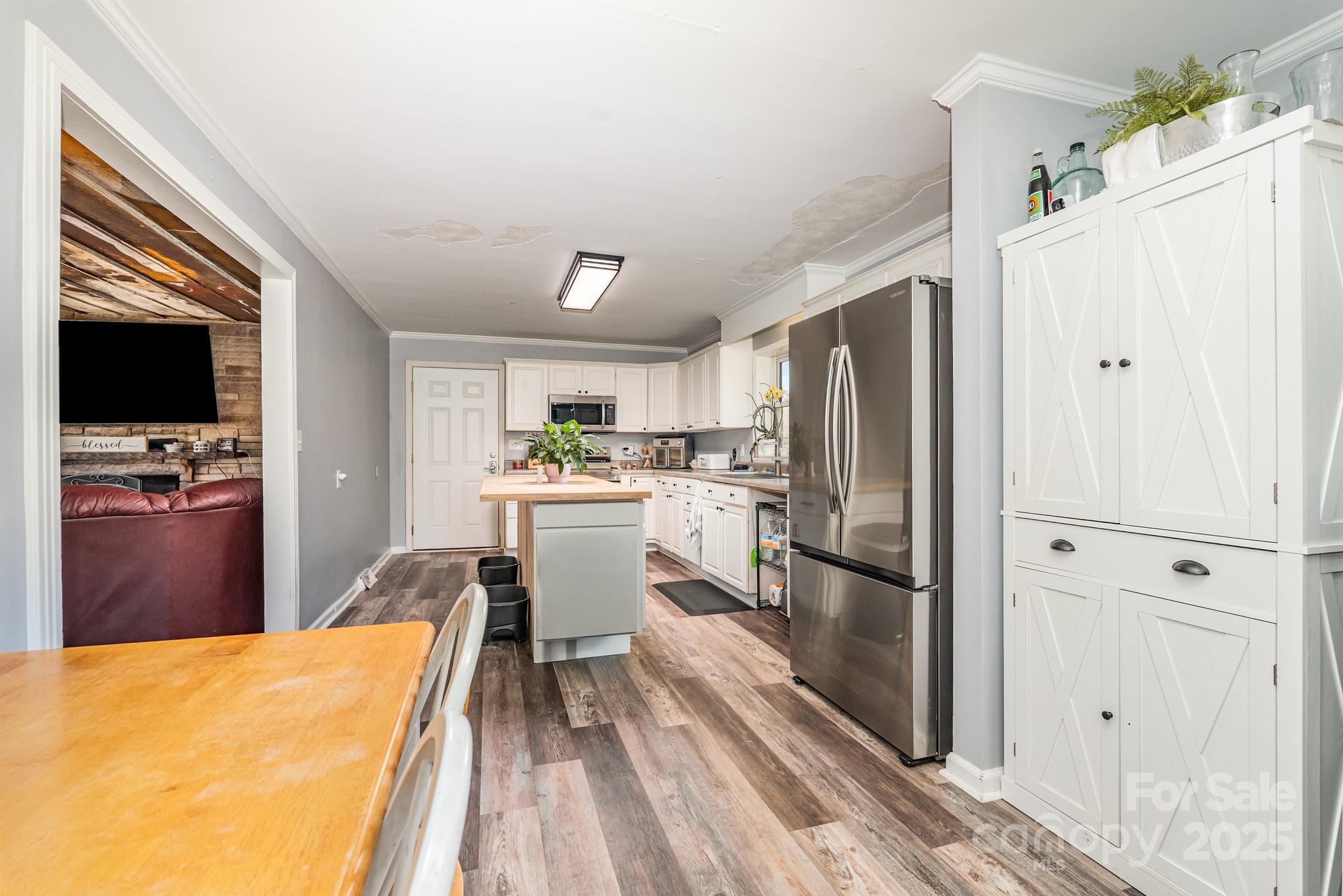 6600 Barrier Store Road