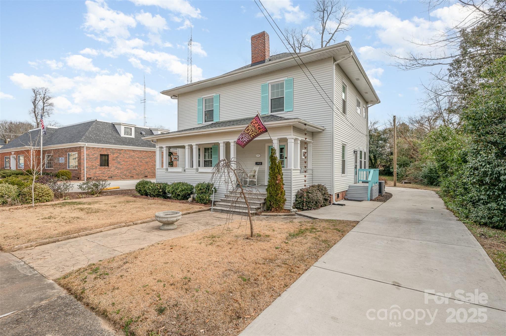 132 N Confederate Avenue