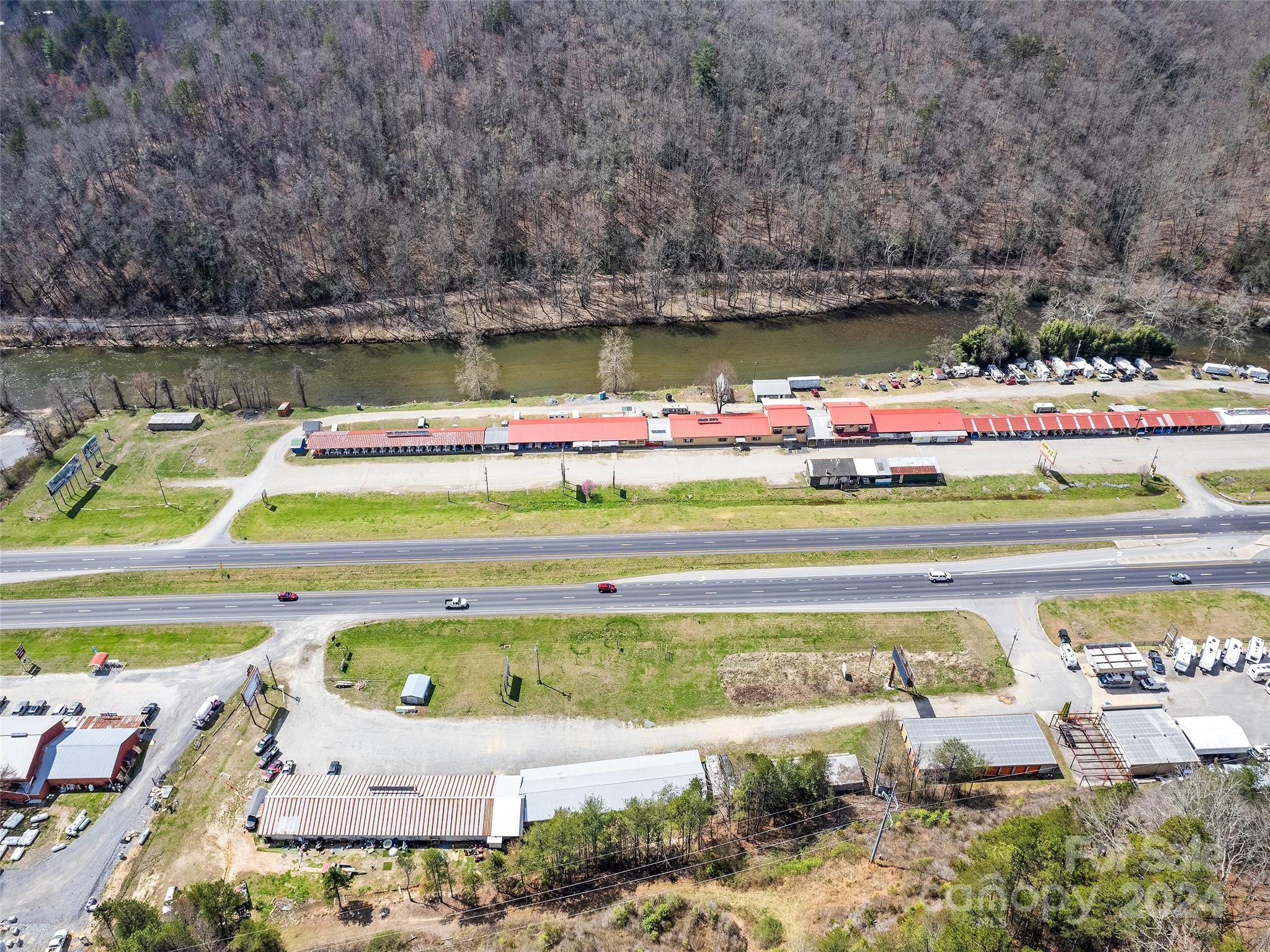 5262-5264 US 74 Highway W