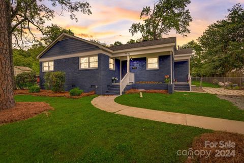 Single Family Residence in Charlotte NC 2301 Kilborne Drive.jpg