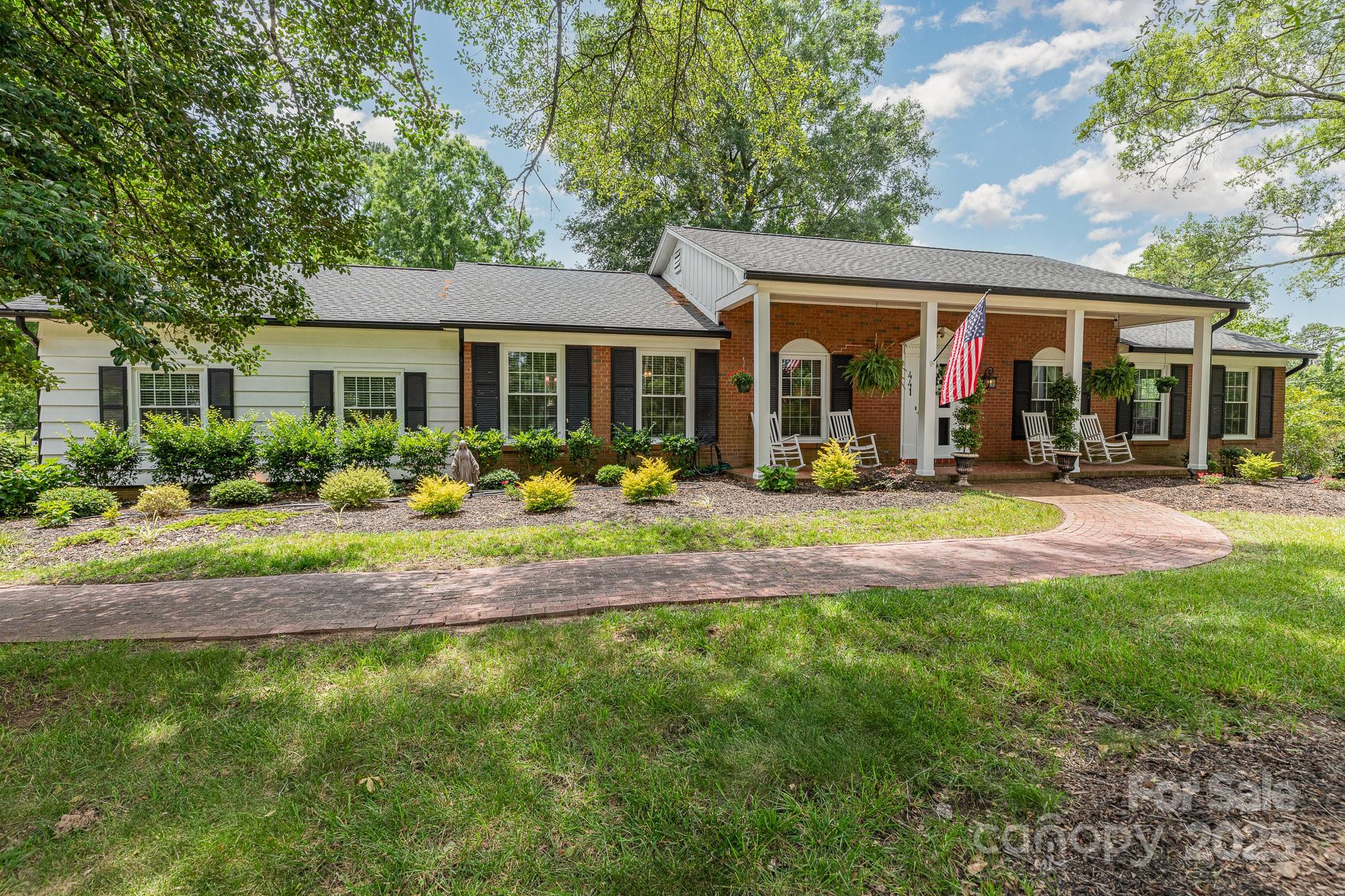 441 Crestside Drive SE